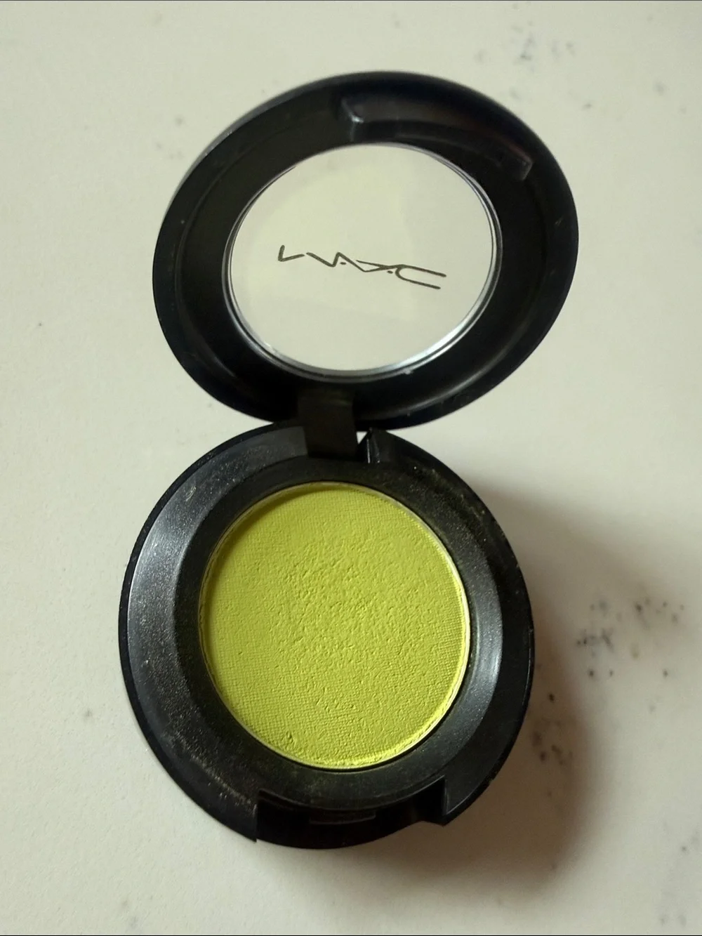 MAC Cosmetics Eye Shadow Matte Finish shade Shock Factor chartreuse green